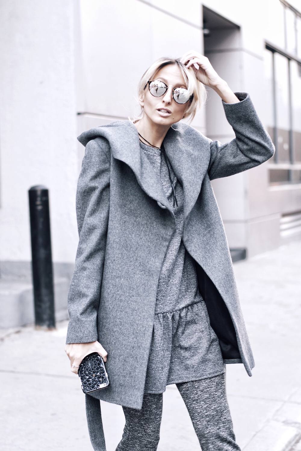 All grey outift monochrome street style 04