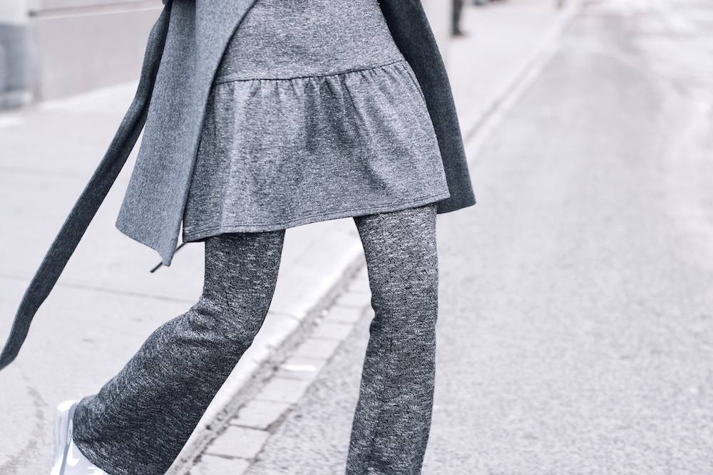 All grey outift monochrome street style 08